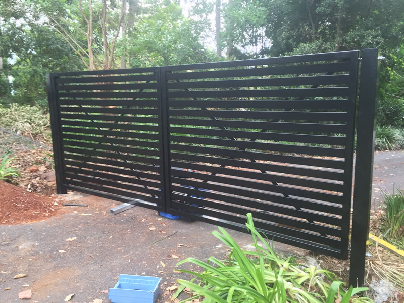 swing-gates-and-privacy-screens-03